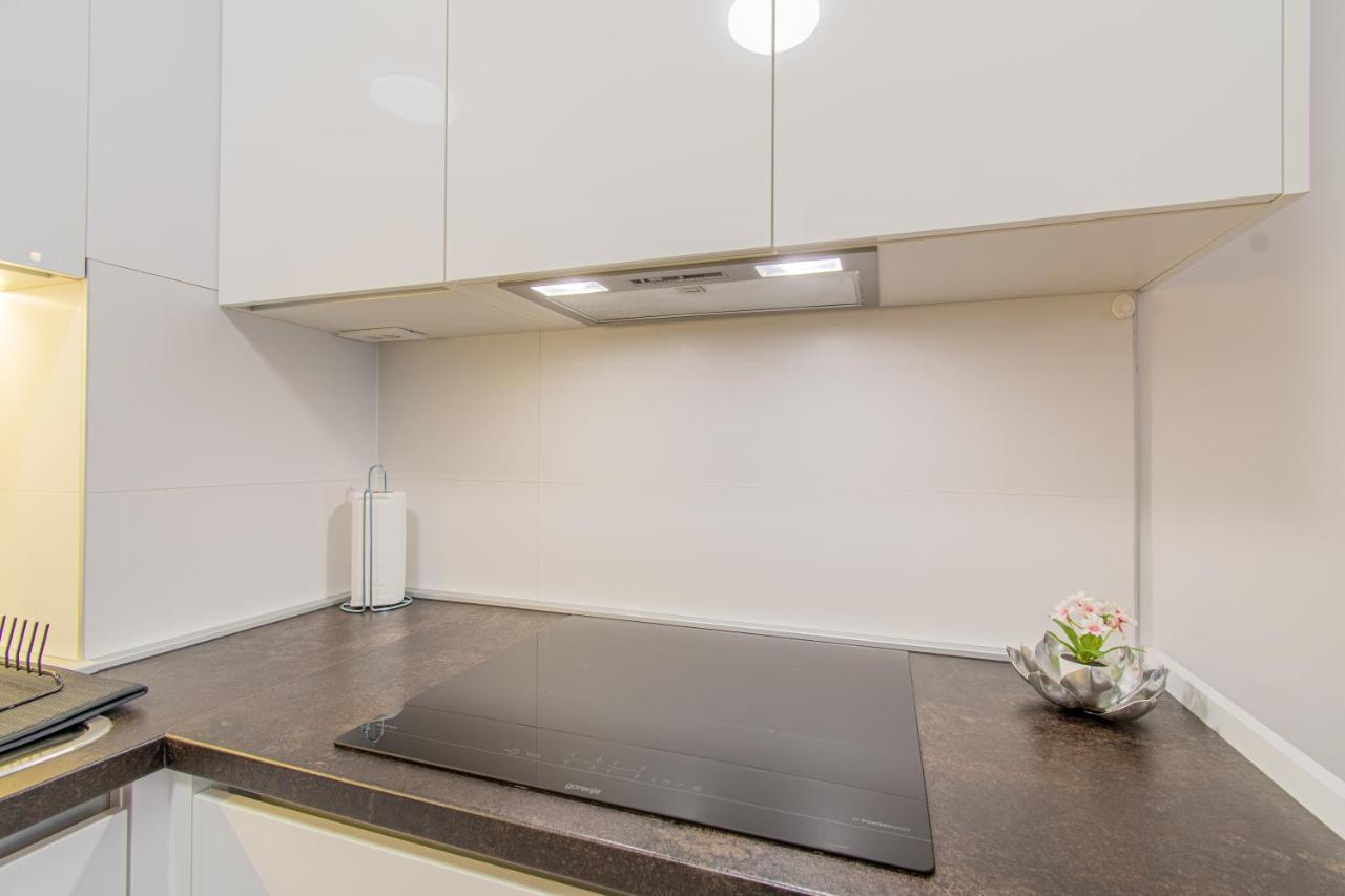 Flexible Selfcheckins 42 - Zagreb - Luxury - Garage Parking - Loggia - Brand New Appartement Buitenkant foto