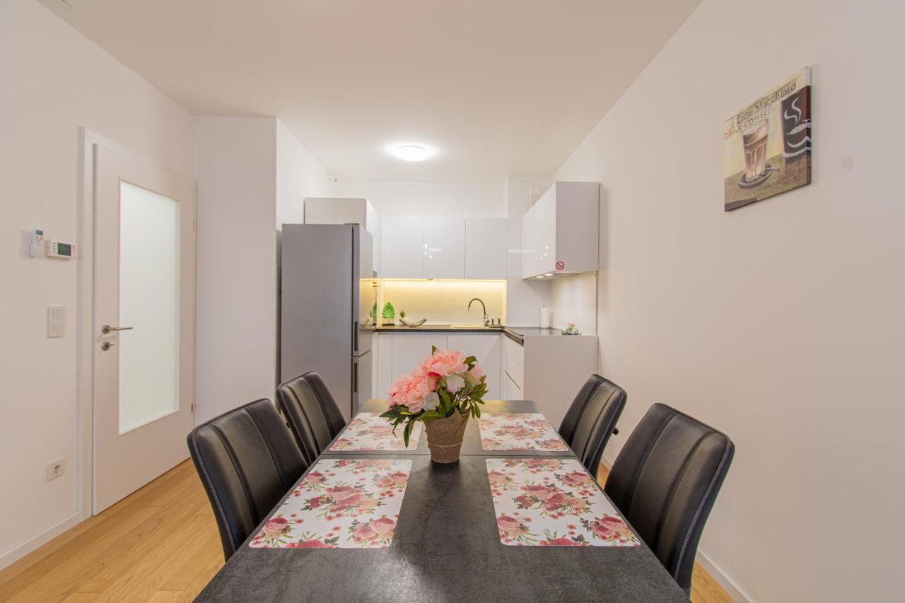 Flexible Selfcheckins 42 - Zagreb - Luxury - Garage Parking - Loggia - Brand New Appartement Buitenkant foto