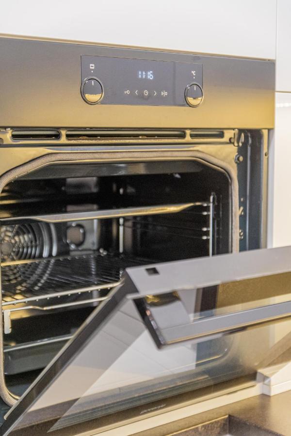 Flexible Selfcheckins 42 - Zagreb - Luxury - Garage Parking - Loggia - Brand New Appartement Buitenkant foto