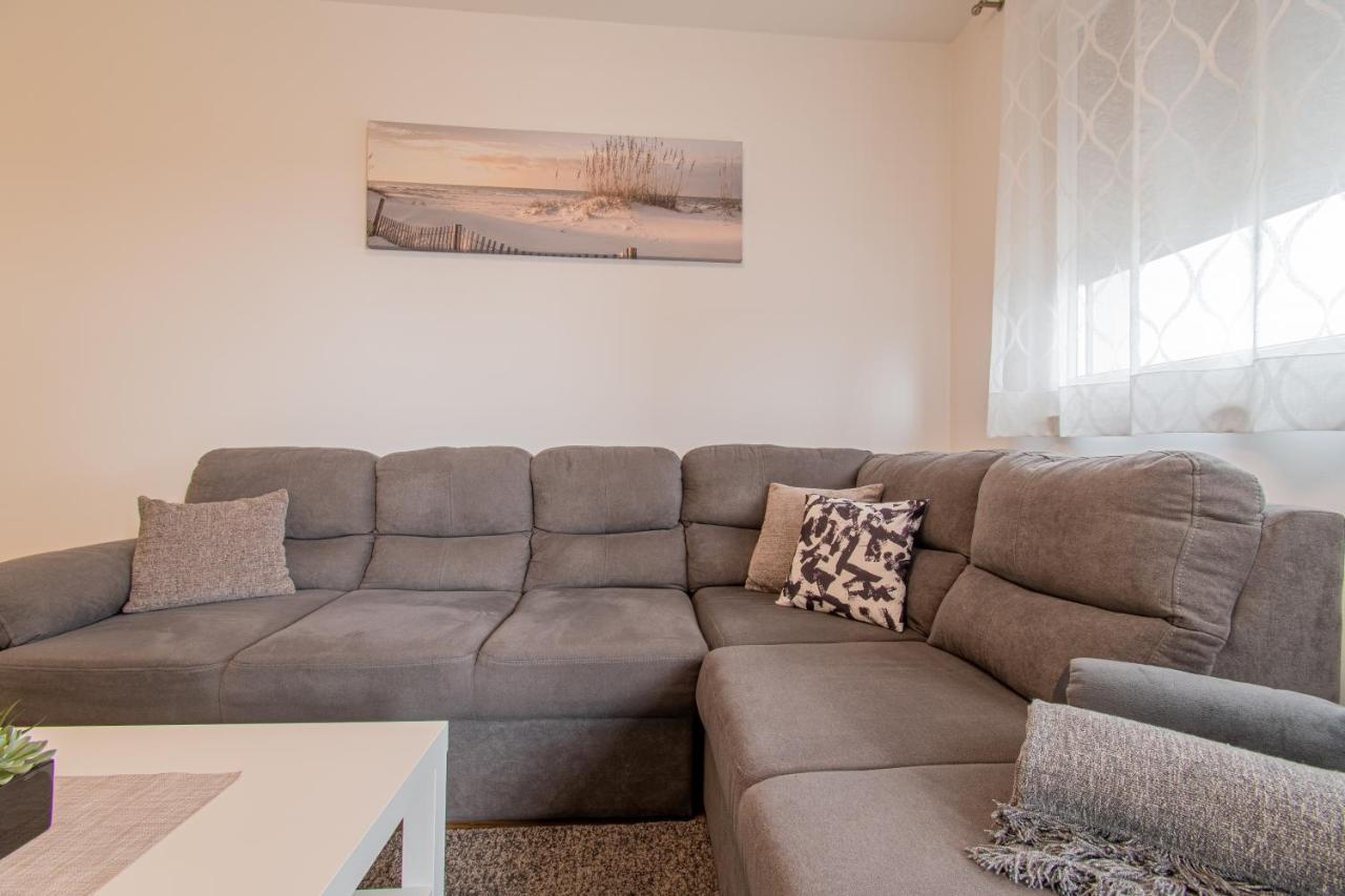 Flexible Selfcheckins 42 - Zagreb - Luxury - Garage Parking - Loggia - Brand New Appartement Buitenkant foto